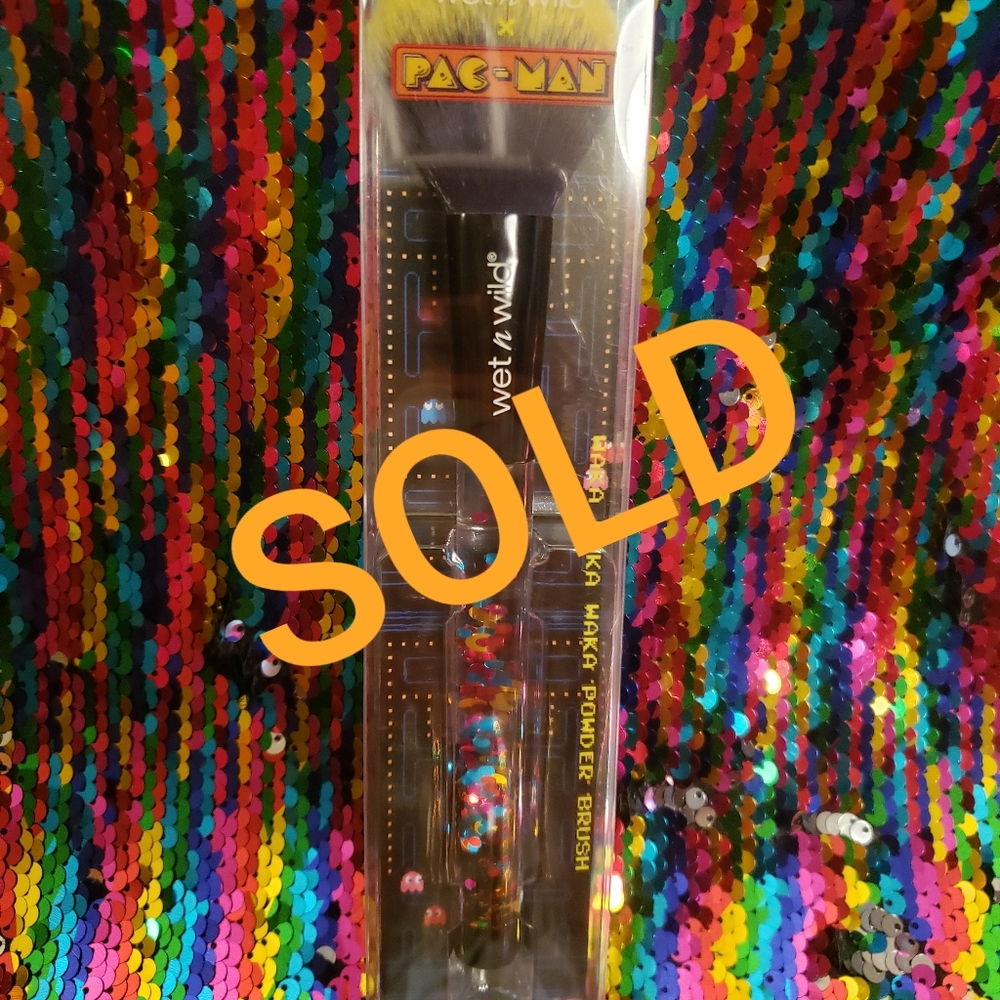 Wet n Wild Pac-Man Waka Waka Waka Powder Brush